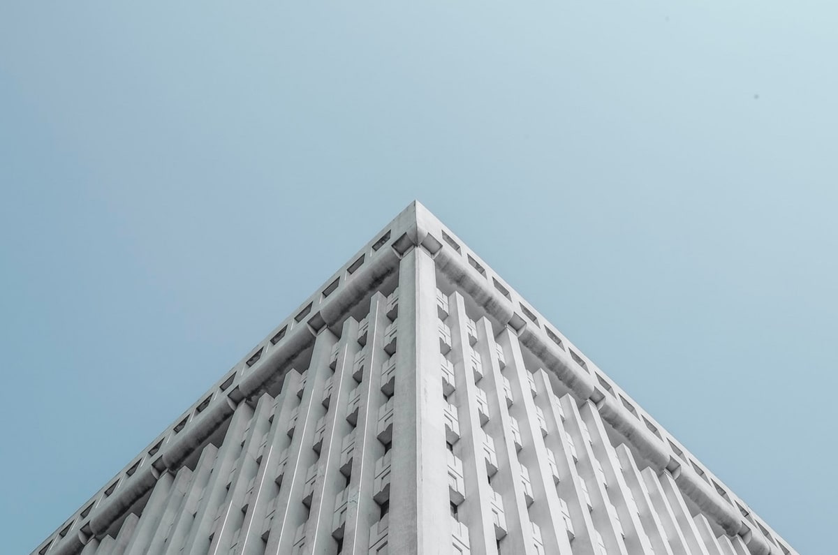 队长风范，曼联落后时B费利用肖疗伤时间来回指导大部分队友