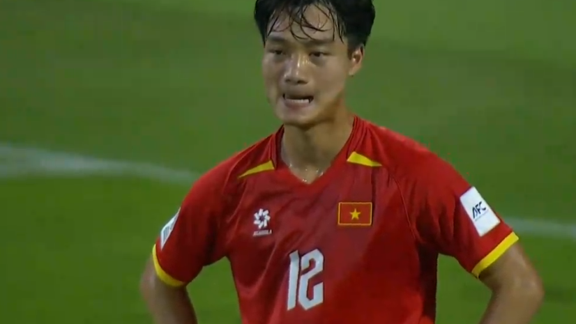 免费高清中超赛事视频在线观看无插件-韩国读秒绝平！比赛进入加时赛，越南球员落泪，阮庭北葬送好局